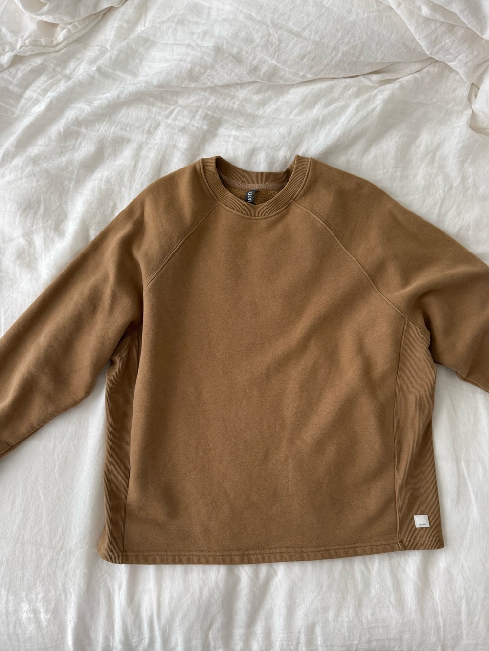 Vuori Women's Crewneck Sweatshirt in Caramel Brown